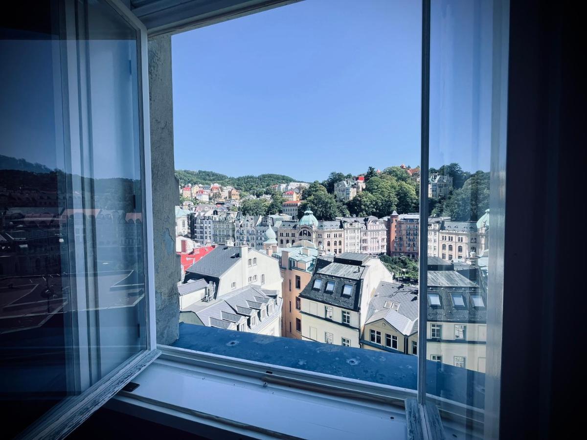 Bohemian City - Amazing View, Garage Karlovy Vary Kültér fotó